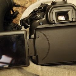 Canon 60D Two Lenses Two Batteries One Charger And All Acesories Beatiful Camara 280