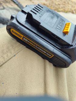 DeWalt 20v max lithium ion battery