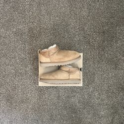 UGG Classic Ultra Mini Boot Chestnut Size 9W