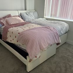 2 Twin Beds Frames/headboards