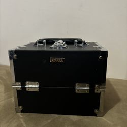 MAKE UP KIT