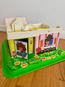 Vintage 1967 Liddle Kiddles Kolony House Playset