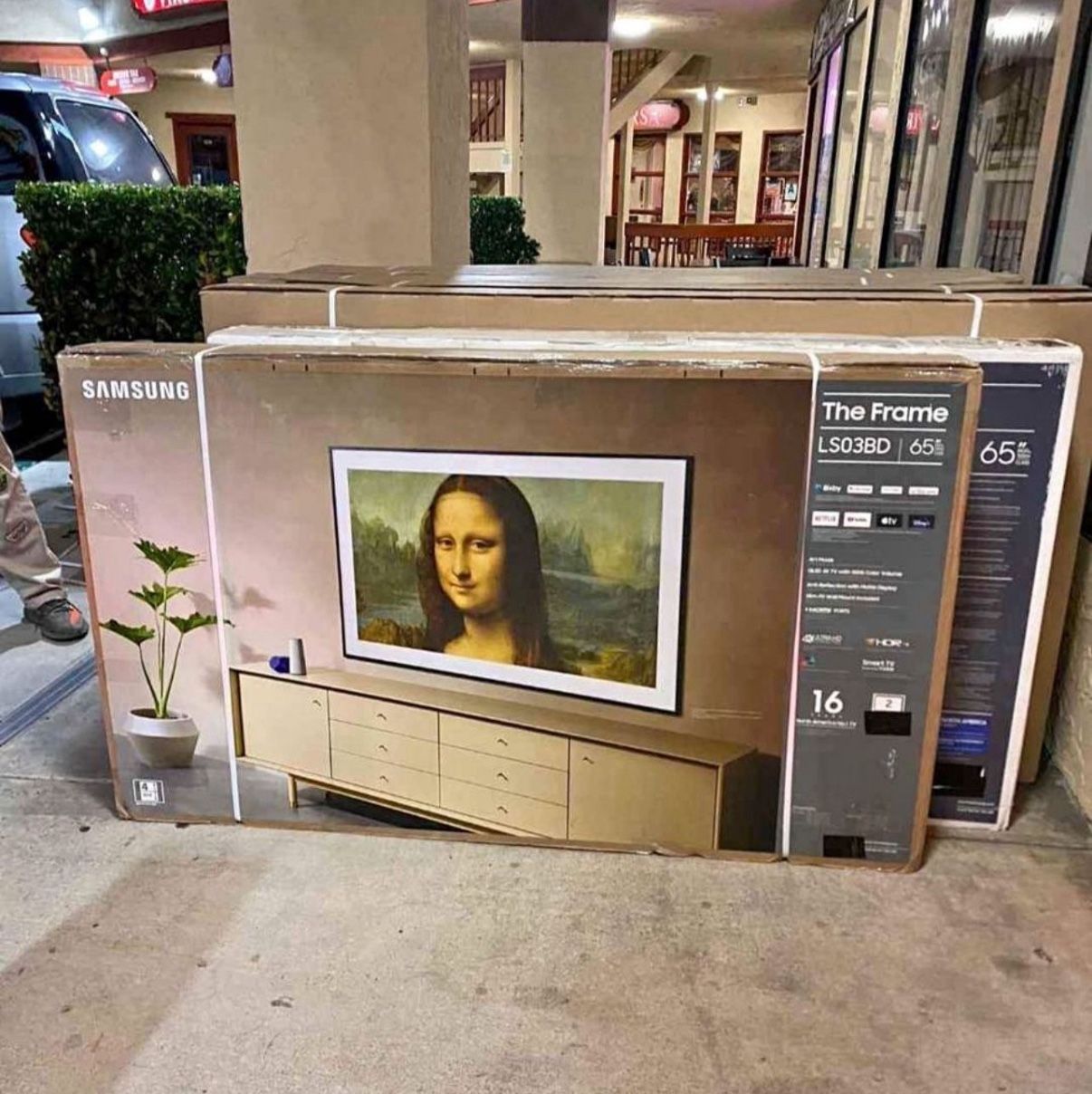 65 “ Samsung Smart 4K WLED HDR FRAME 120HZ TV