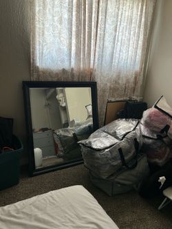 Black rectangle mirror