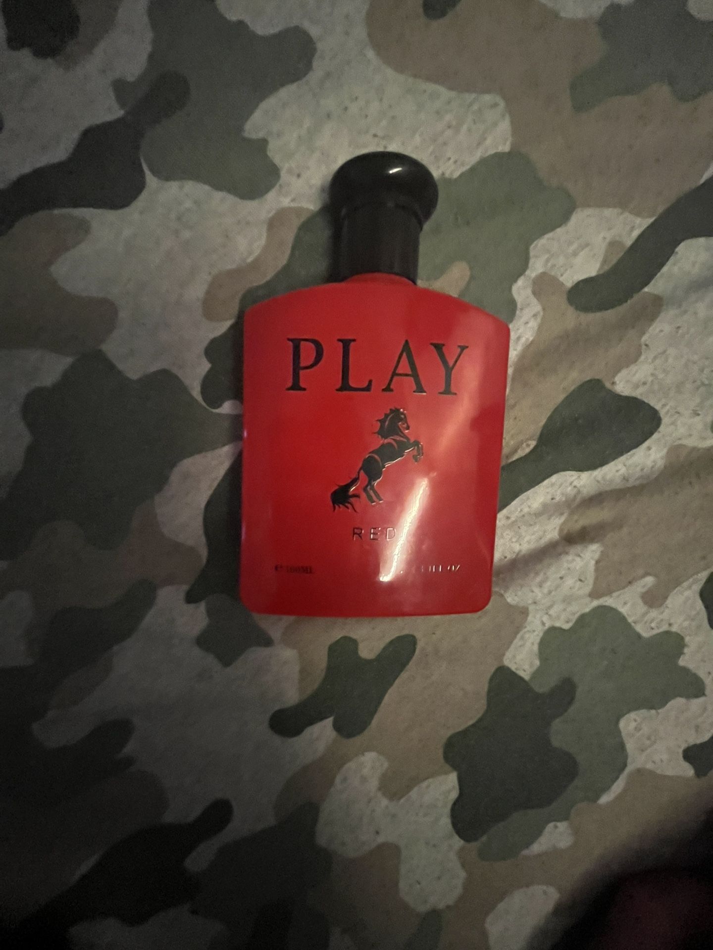 Play Red Men’s Cologne