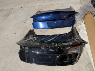 🚗 TESLA MODEL 3 TRUNKS – 2017-2022 🚗  💲 $299 each  • OEM original parts • Good condition • Ready to install • Multiple available  📦 Pickup availab