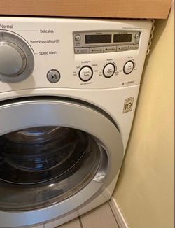 LG Front Load Washer & Dryer Set. Clean, Quiet & Works Great