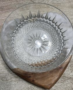 This is a vintage Arcoroc France clear glass serving bowl with a starburst diamond pattern