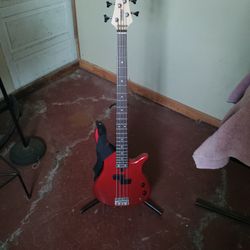 Yamaha Base Guitar
