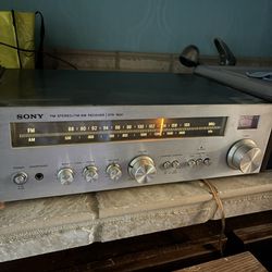 Vintage Sony Receiver With Speakers