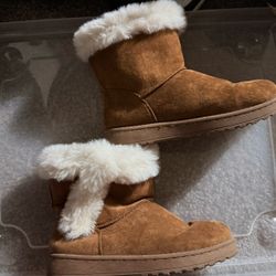 Brown Furry Boots 