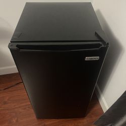 Igloo Mini Fridge