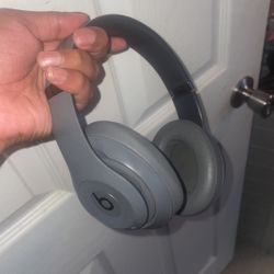 Beats Studio Pros 
