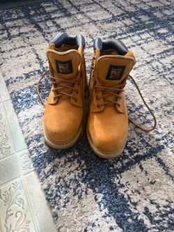 Steel toe boots
