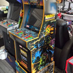 Arcade 1up Marvel Superheroes Limited Edition With light up Marquee