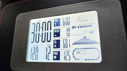 Sole E25 elliptical with digital screen and water bottle holder