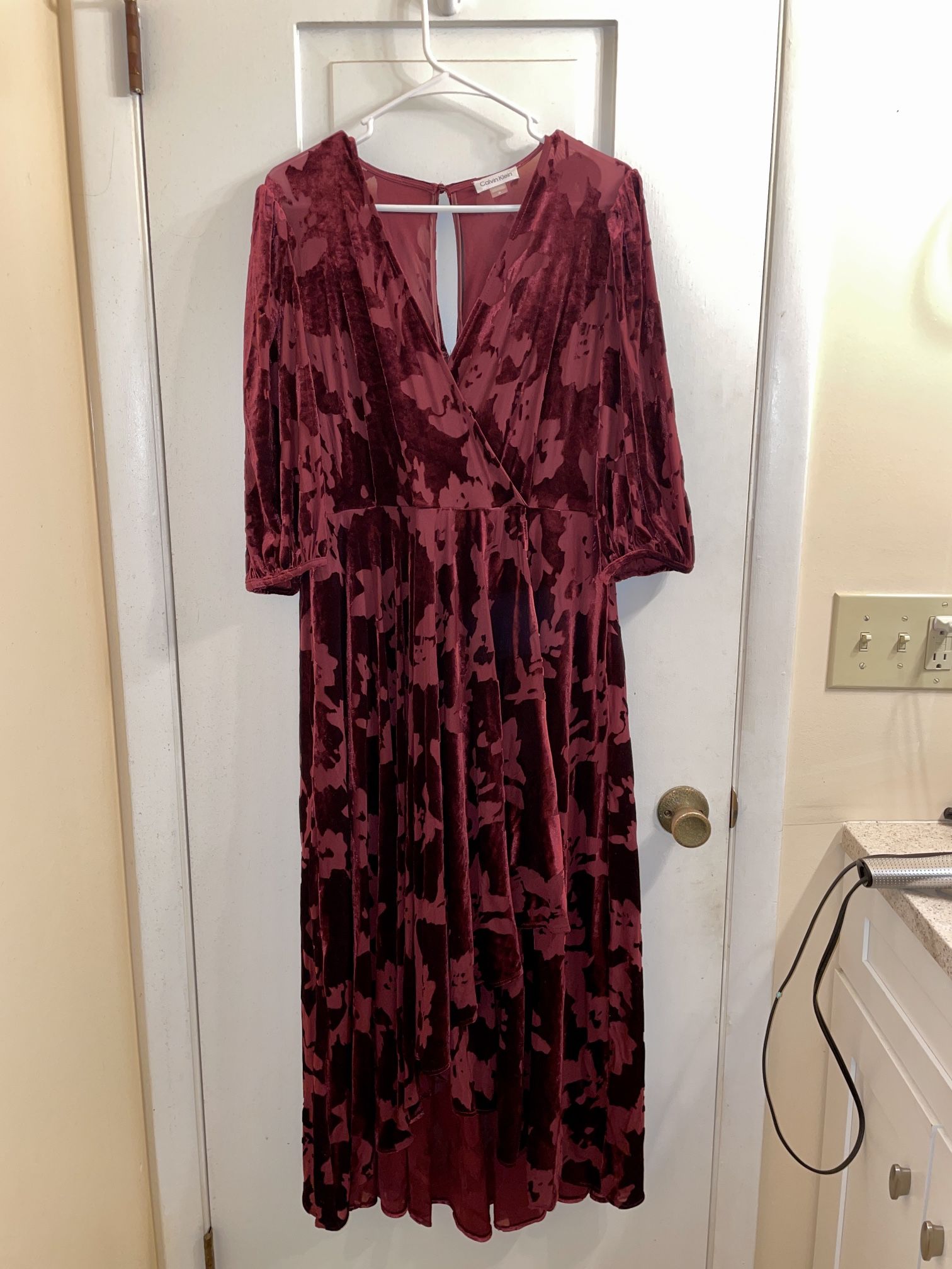 Calvin Klein Size 14 Burgundy Burnout Velvet Midi Dress