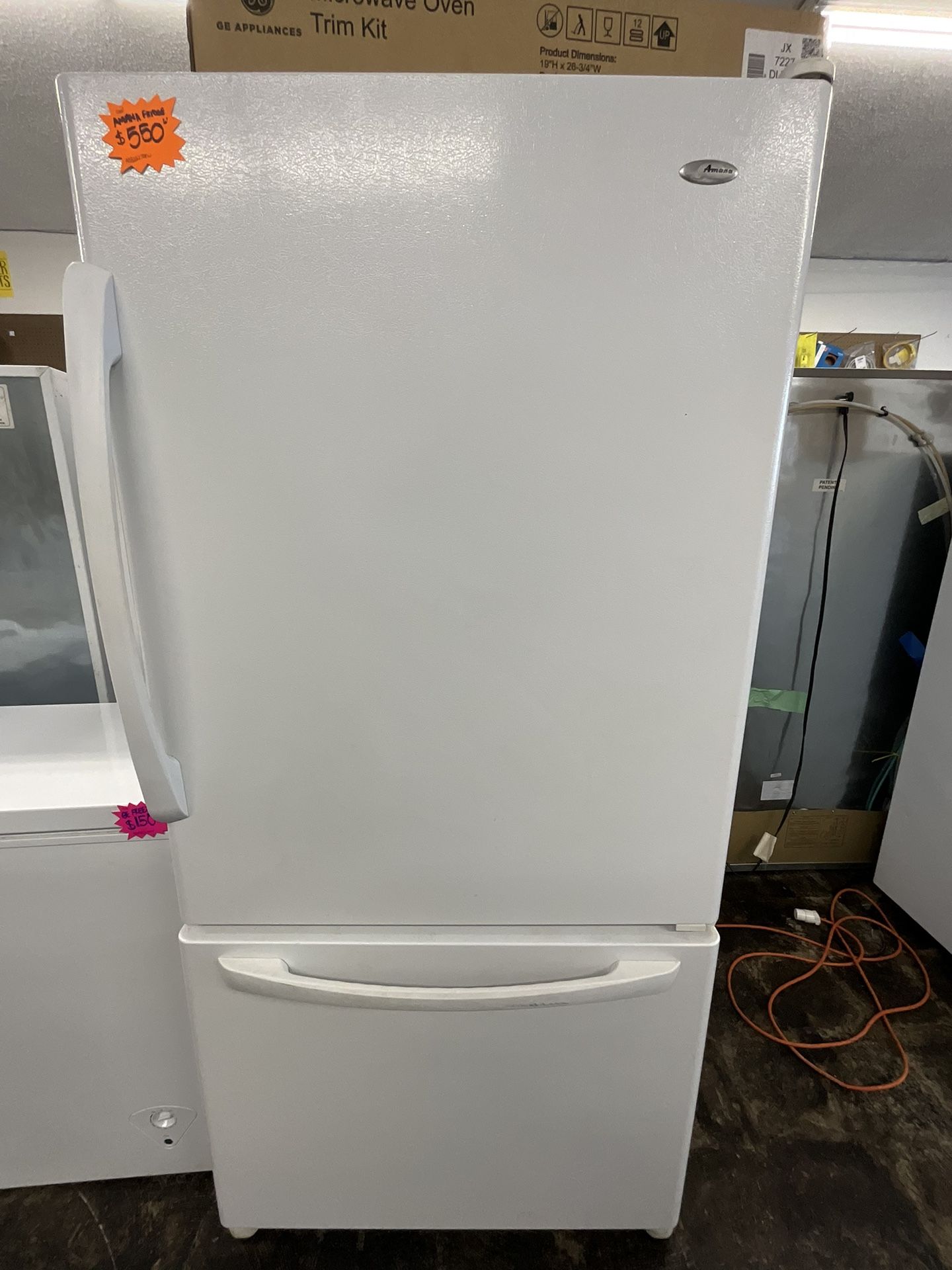 USED AMANA REFRIGERATOR (LACEY)