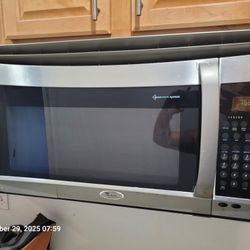 Whirlpool Gold Microwave Accuwave System 