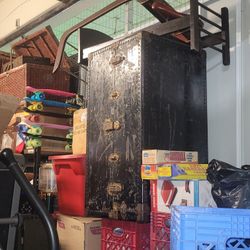 Wardrobe Steamer Trunk