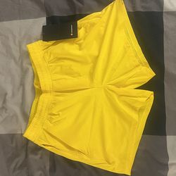 Lululemon 5” Pace Breaker Shorts Medium