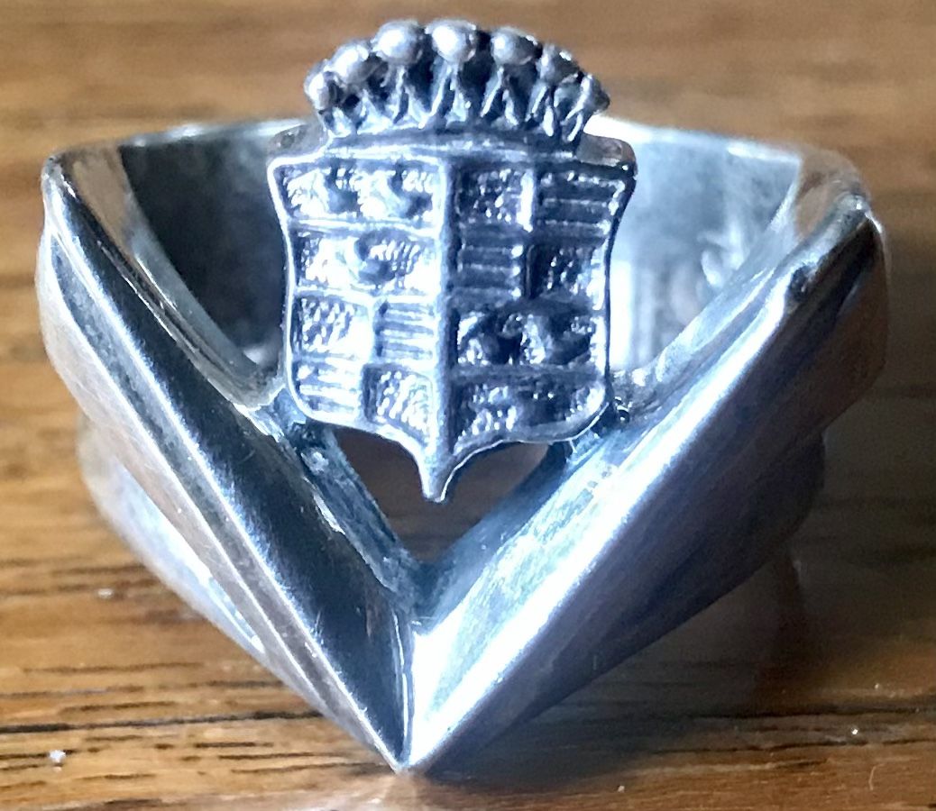 Real silver .925 SILVER STAR CASTING COMPANY V CADILLAC RING