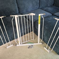 Regalo Easy Step Baby Gate 29-38.5"
