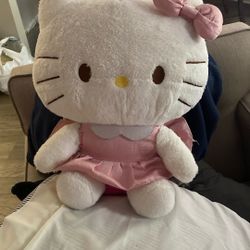 hello kitty plushy 
