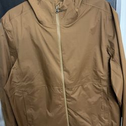 Janji MensRainrunner Pack Jacket in camel color - brand new, never worn, perfect condition. S Large
