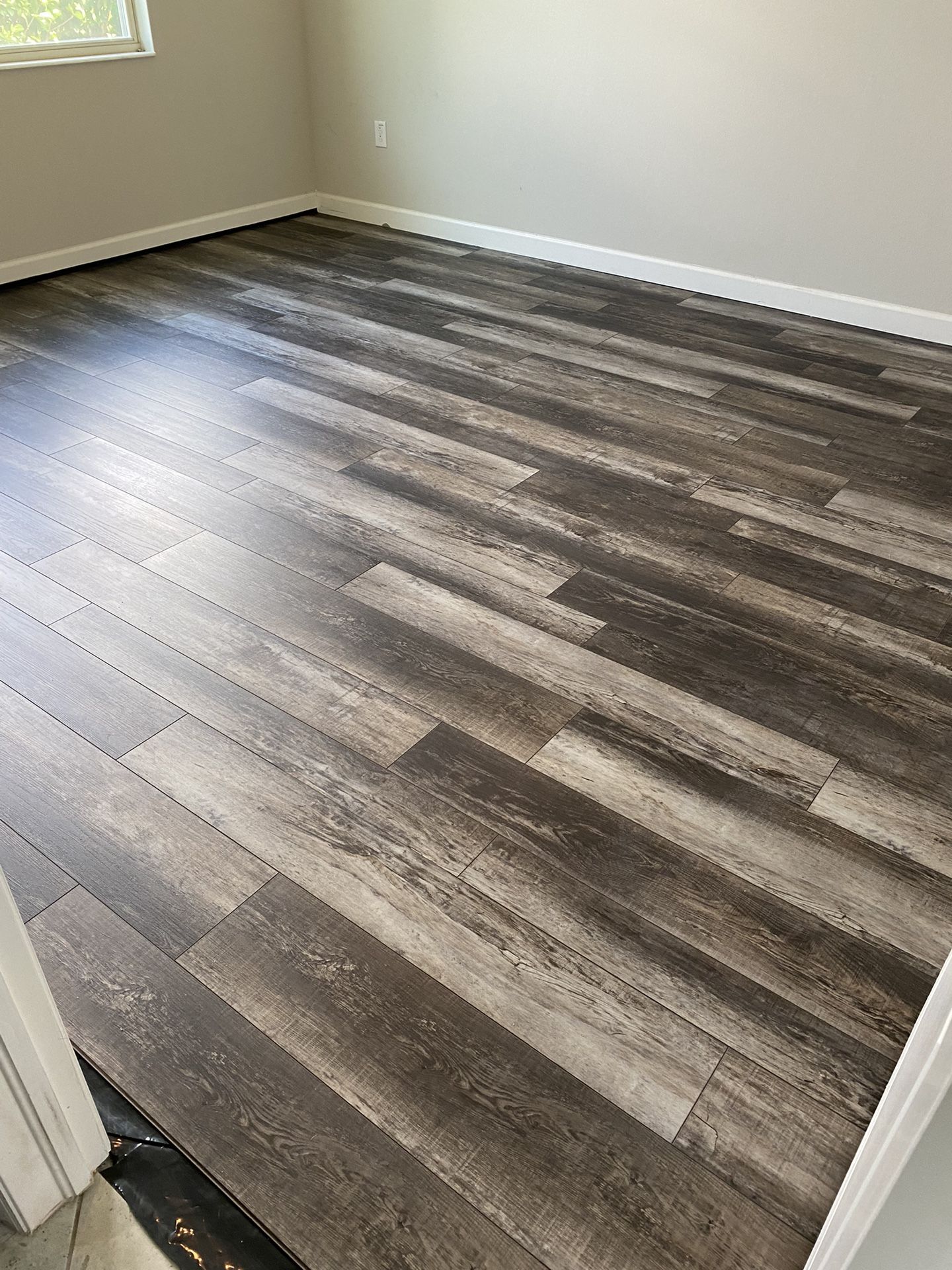 vinyl floor installation laminate flooring glue down Baseboard and Quarter Round for Sale in