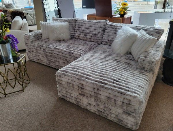 Light Grey Sectional (Sofa Chaise)