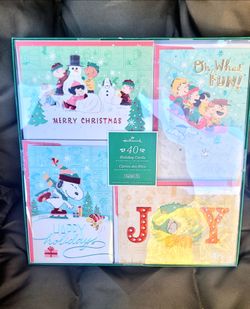 Hallmark Peanuts 40-Count Christmas Card Set
