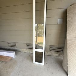 PetSafe Sliding 80 11/16-in Glass Pet Door, White, Large