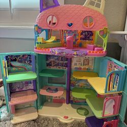 Doll houses