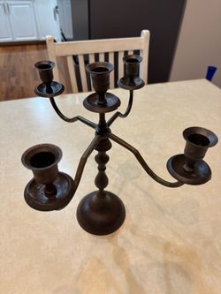 Classic style five-candle table candelabra