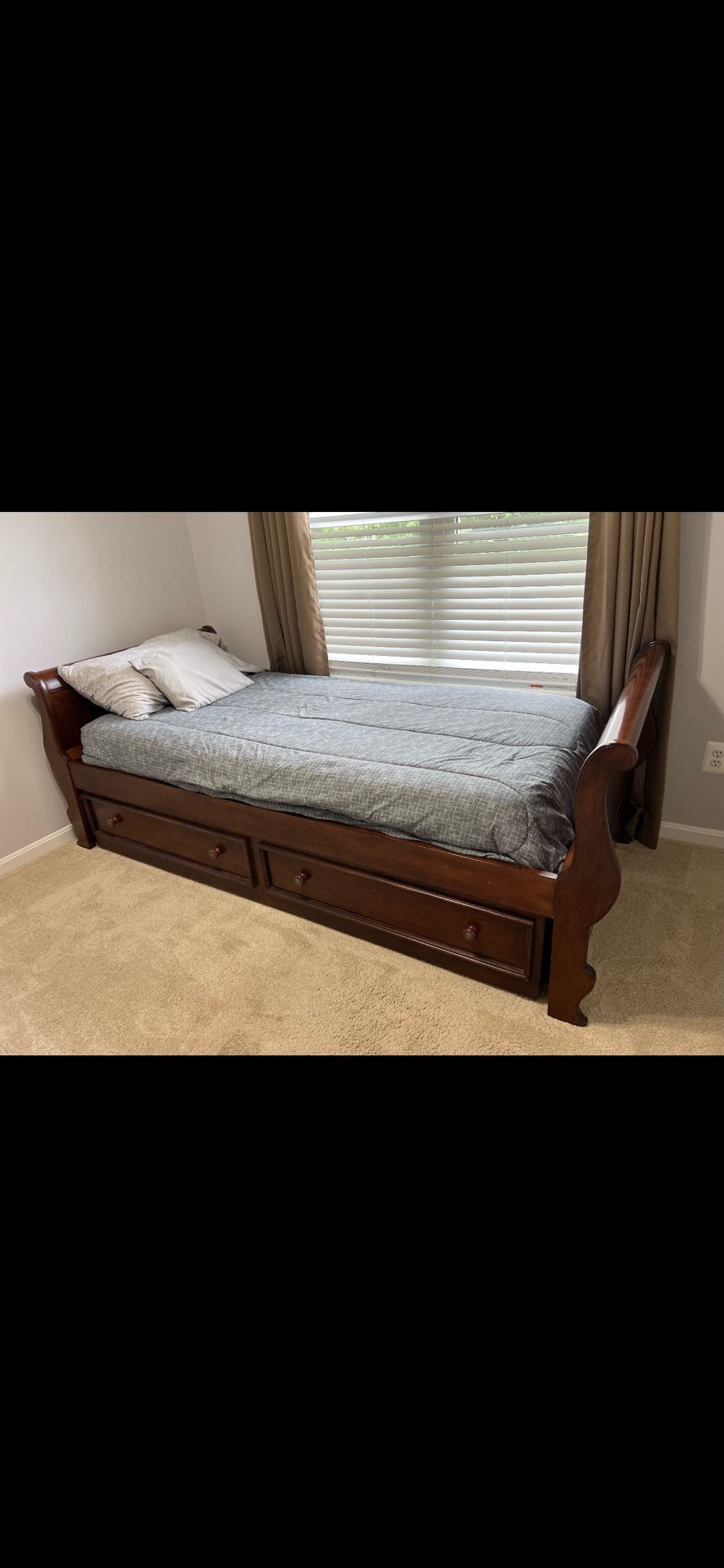 Ethan Allen Sleigh Trundle Bed