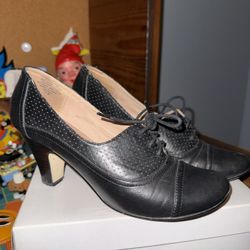 Nine West Oxford Heels