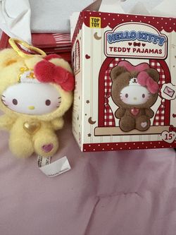 Hello kitty keychain