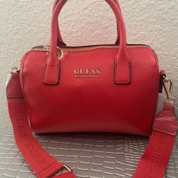 GUESS ❤️