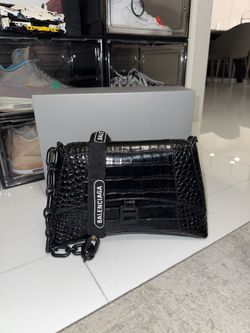Balenciaga Downtown Large Shoulder Bag With Chain – Crocodile Embossed (Black)