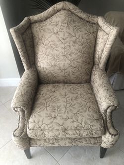 Queen Anne Accent Chair
