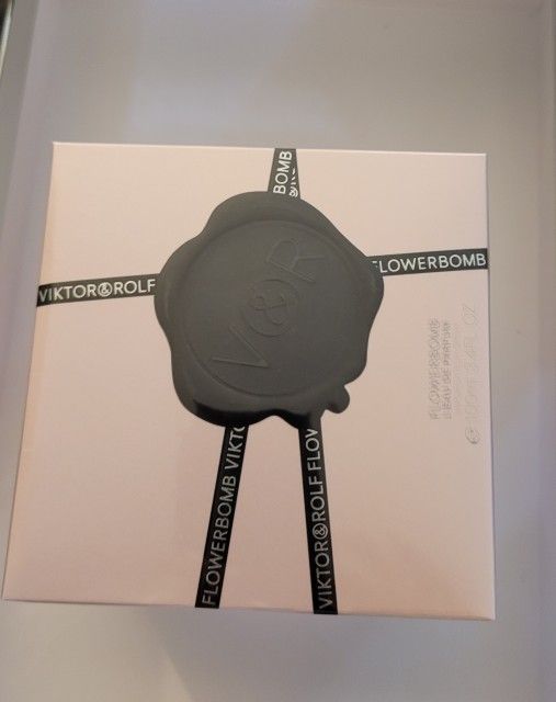 VIKTOR&ROLF FLOWER BOMB EAU DE PARFUM 