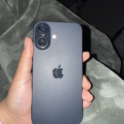 iPhone 16 