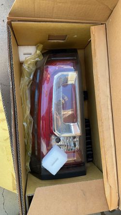 GMC Yukon Tail Light