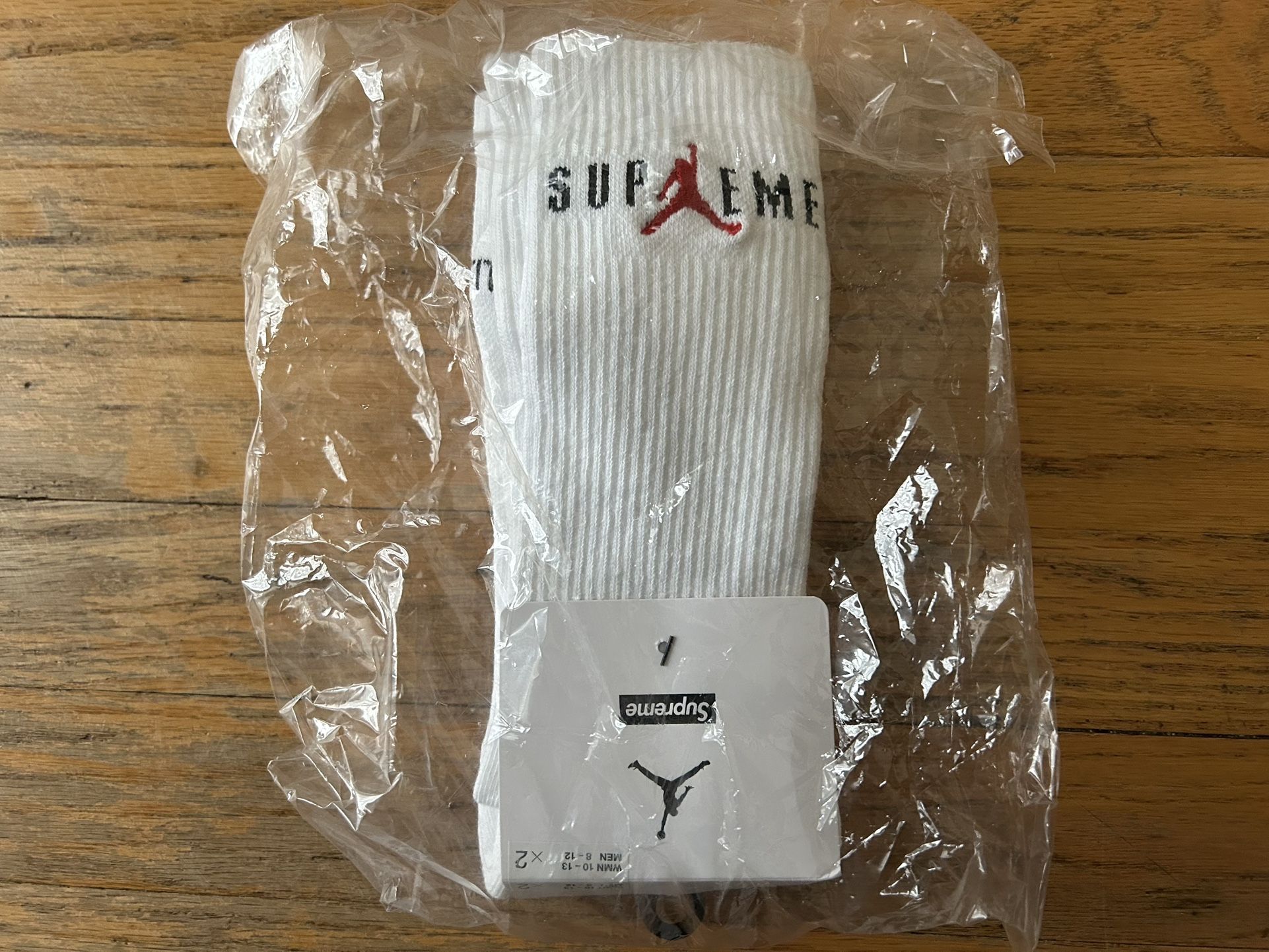 Supreme x Air Jordan Socks 2 Pack