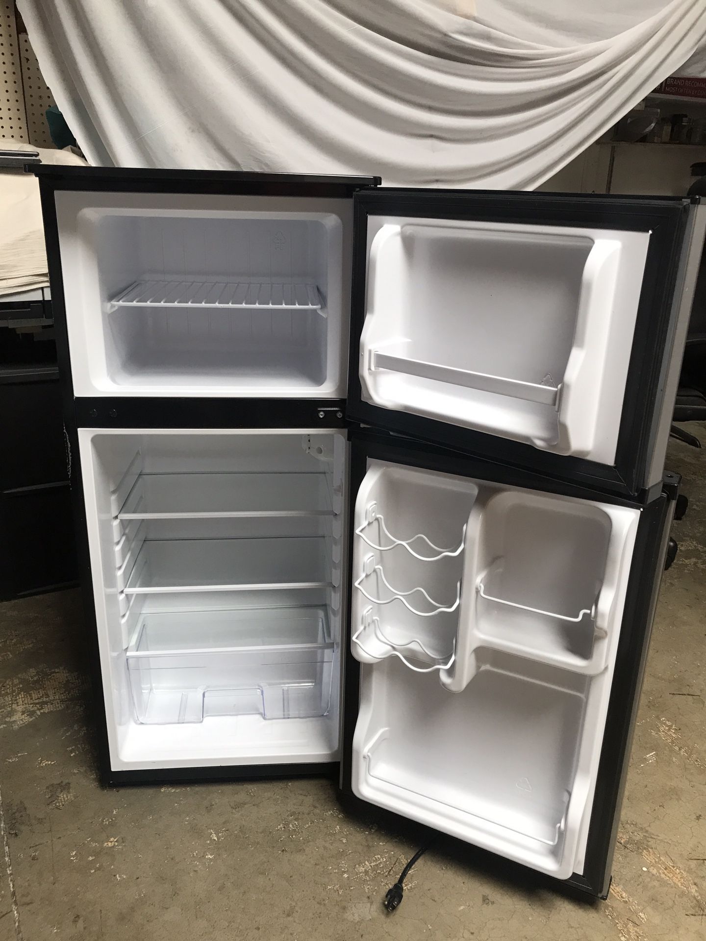 Magic chef mini fridge 4.3 cu ft