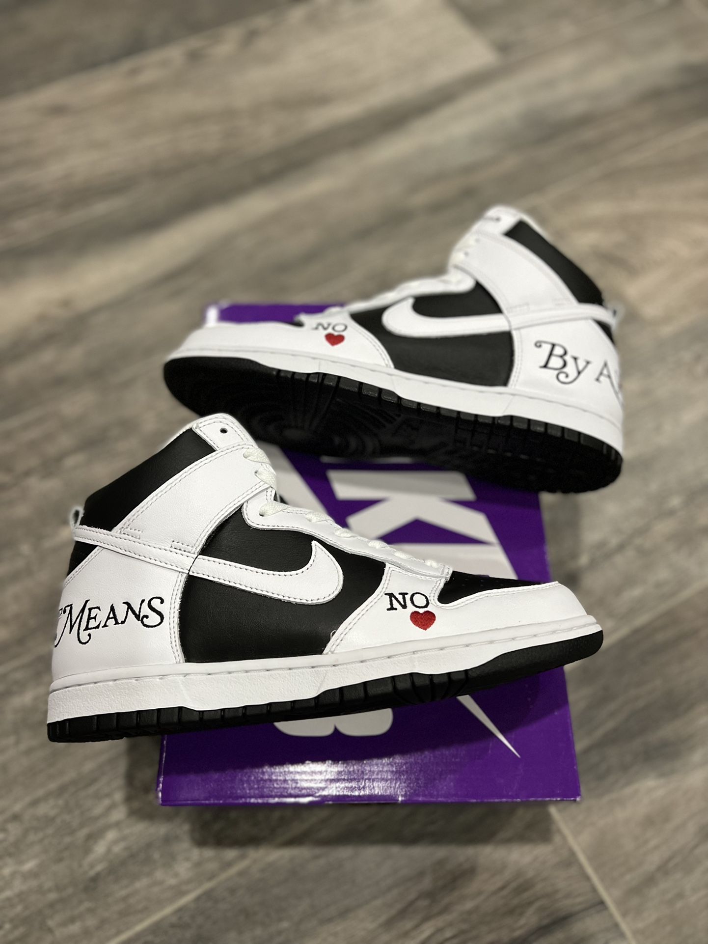 Nike SB Dunk High OG QS Supreme 8.5 M $275