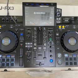 Pioneer XDJ-RX3 Digital DJ Controller 