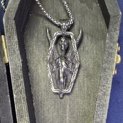 Gothic Style Necklace W/ 30" Chain (New)