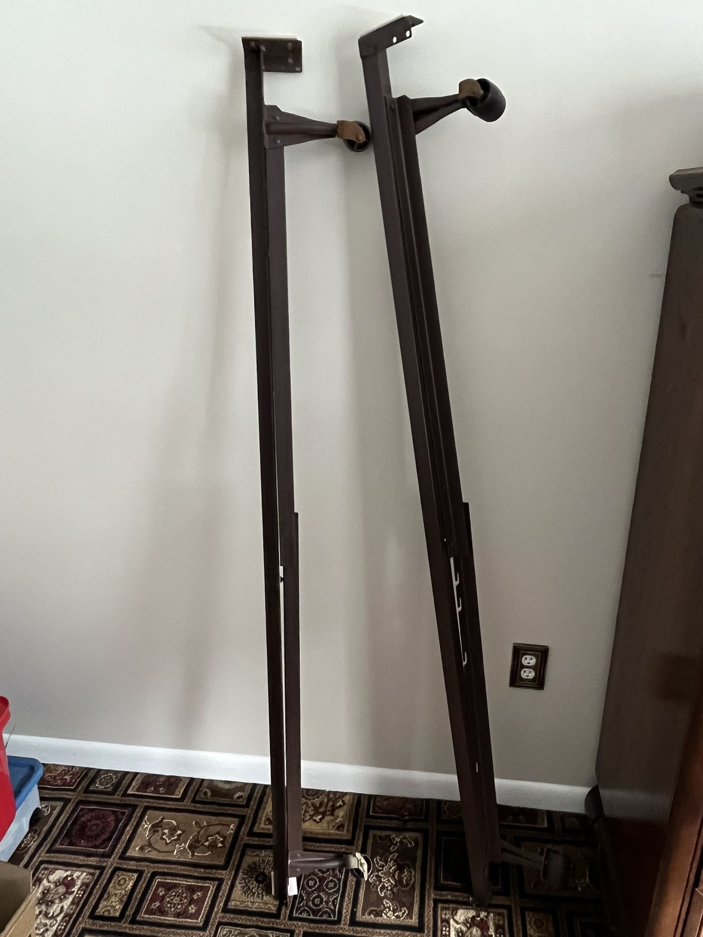 Metal Bed Frames W Rollers